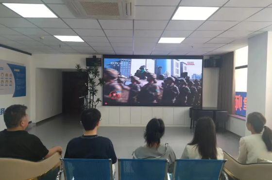 山西均鑫律師事務(wù)所共聚大屏,見證2025閱兵盛典